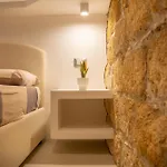 Daira 103 Luxury Sulle Mura Di شقة تْشيفالو