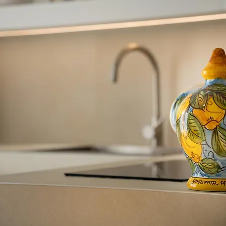 Daira 103 Luxury Sulle Mura Di チェファル