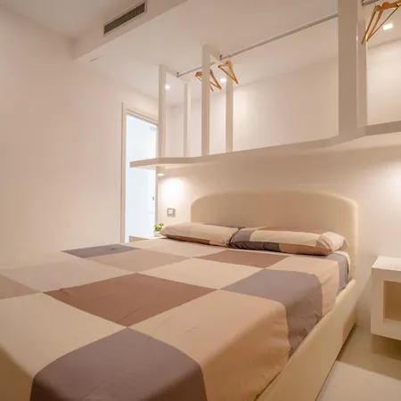 Daira 103 Luxury Sulle Mura Di * チェファル